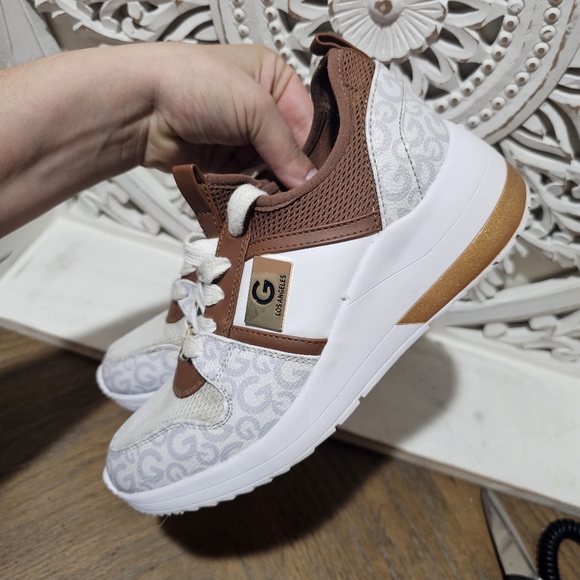 Guess Brown & White Sneakers W/Logo Womans 6.5 - Picture 6 of 6